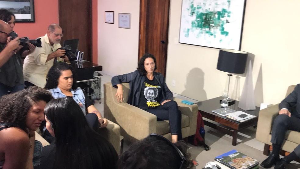 Companheira de Marielle acompanha reunião com Rivaldo Barbosa (Foto: Henrique Coelho/G1)