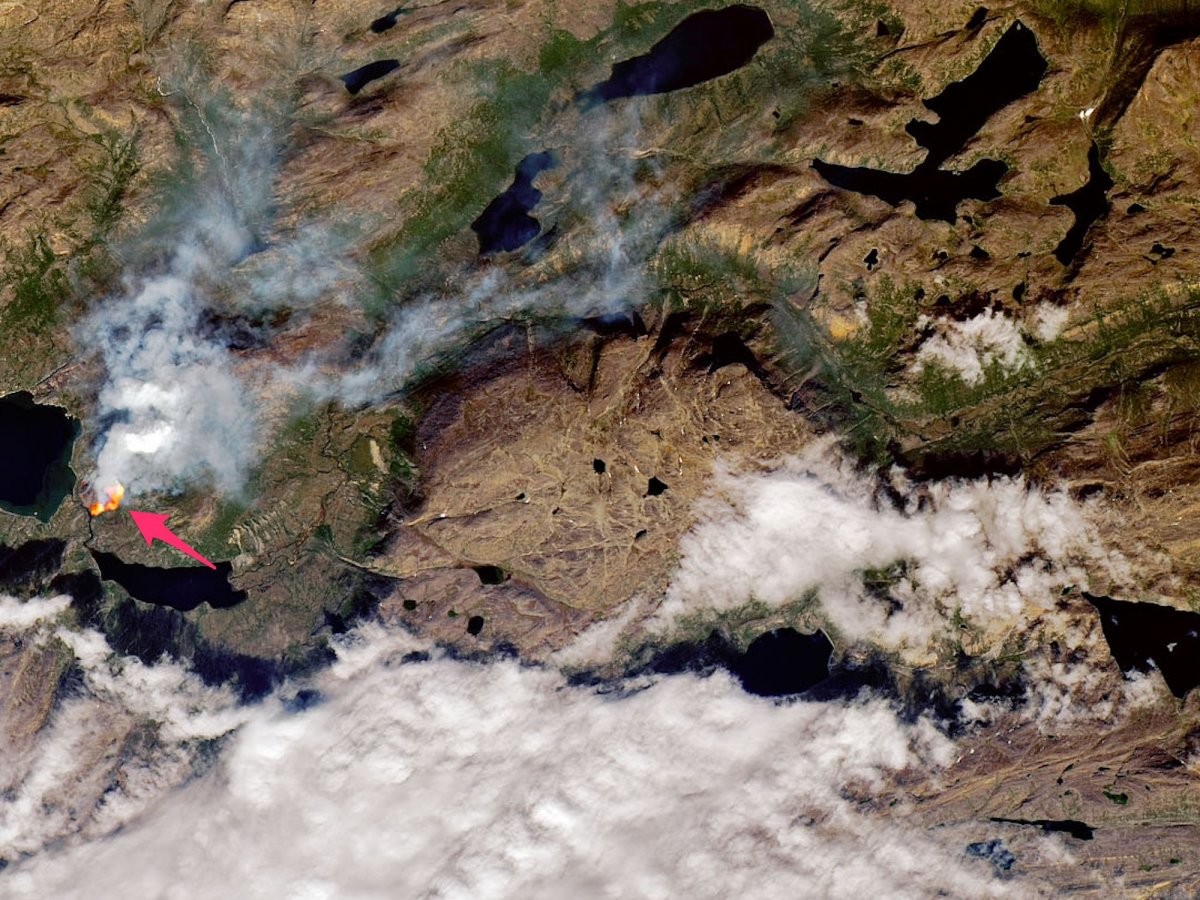 Incêndio em Sisimiut, na Groenlândia, no dia 10 de julho de 2019 (Foto: Joshua Stevens/NASA Earth Observatory)