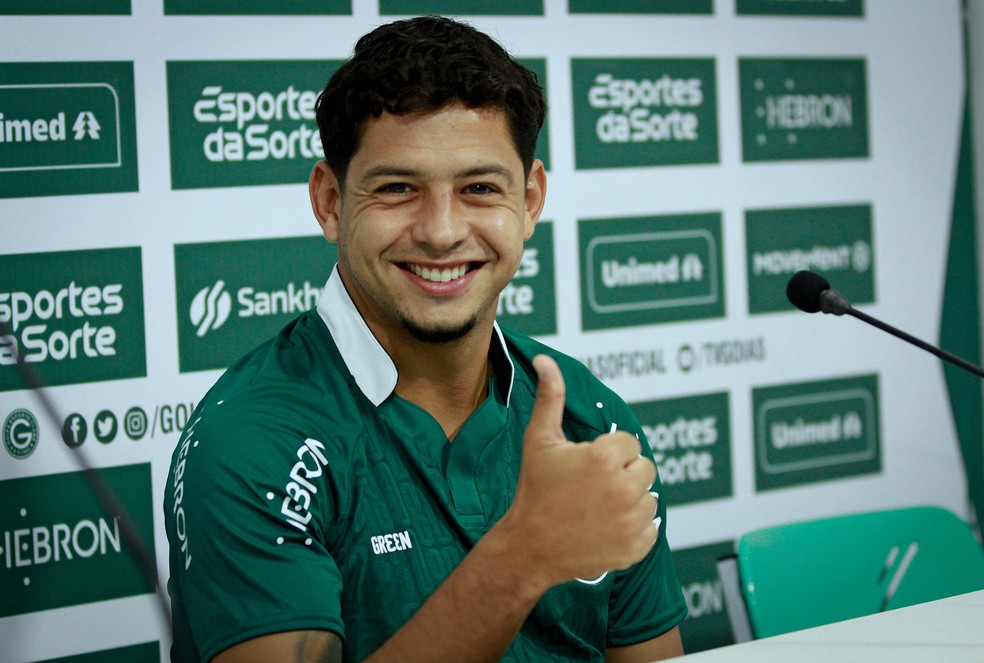 Guilherme: meia é apresentado no Goiás — Foto: Rosiron Rodrigues/GEC