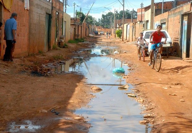 Saneamento básico ; esgoto ;  (Foto: Marcello Casar Jr/Arquivo/Agência Brasil)