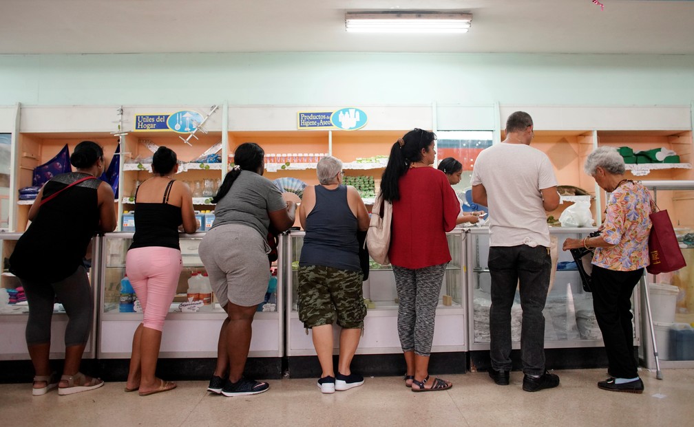 Loja em Havana gerida pelo governo de Cuba â Foto: Alexandre Meneghini/Reuters