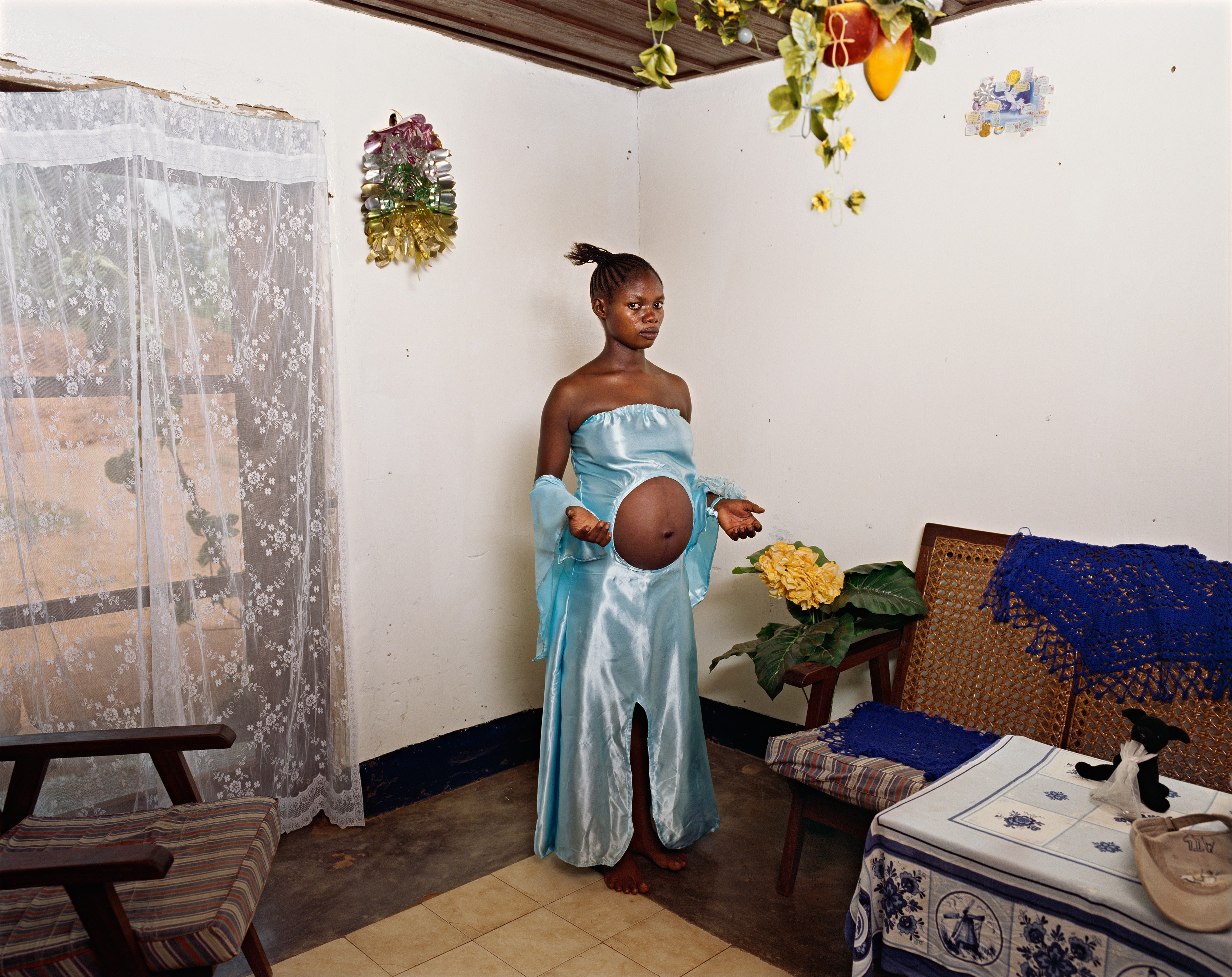 Mama Goma, Gemena, DR Congo, 2014. Pigment print. © Deana Lawson (Foto: Cortesia da Sikkema Jenkins & Co., Nova York; e Galeria David Kordansky, Los Angeles)