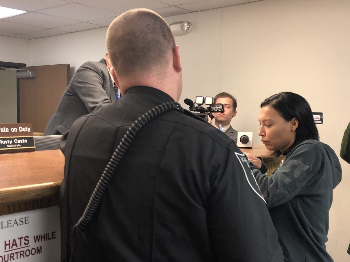 Naya Rivera no momento de sua prisão (Foto: reprodução/ Twitter)