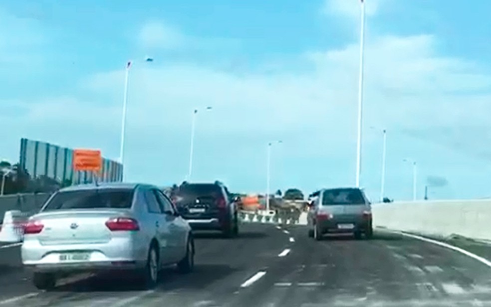 Novo viaduto de Lauro de Freitas foi liberado no domingo (Foto: Divulgação/Secom)