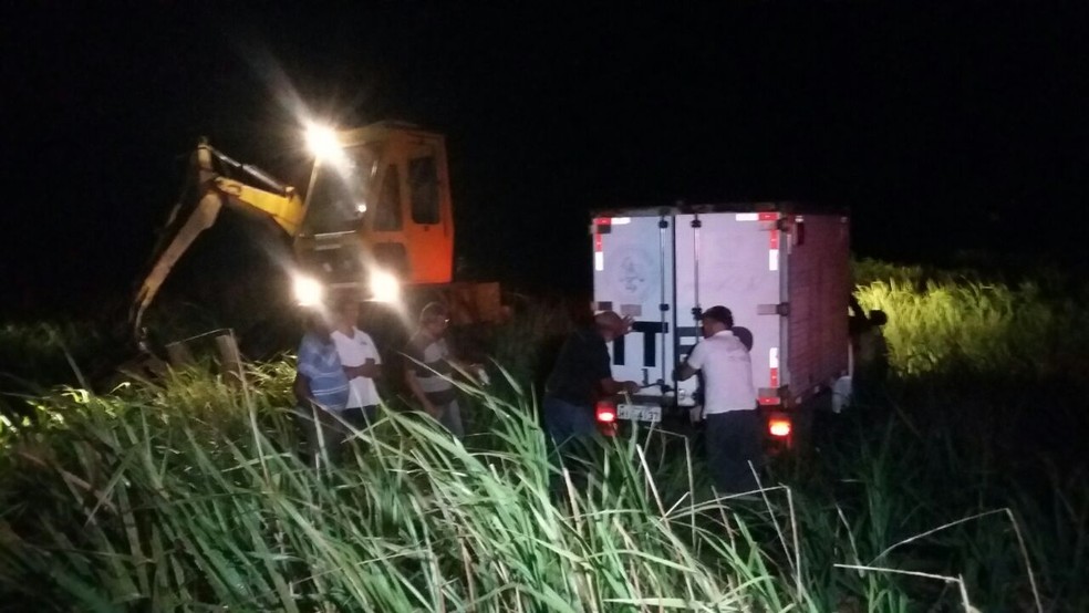 Corpo de taxista foi encontrado em canavial na cidade de Ceará-Mirim, na Grande Natal (Foto: Sérgio Henrique Santos/Inter TV Cabugi)