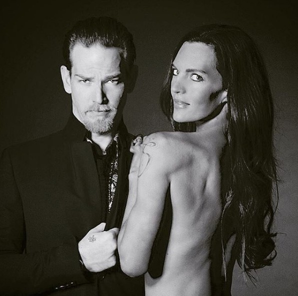 Sean Brosnan e a esposa Sanja Banic (Foto: Instagram)