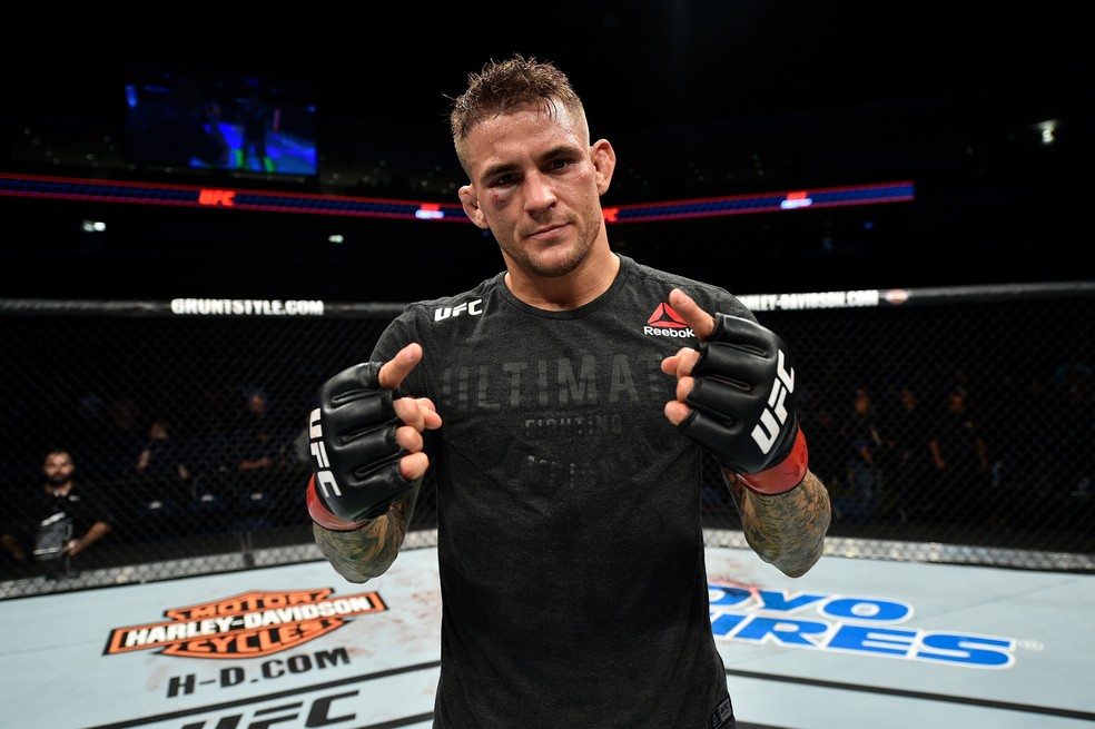 Dustin Poirier deve enfrentar Dan Hooker no dia 27 de junho — Foto: Getty Images