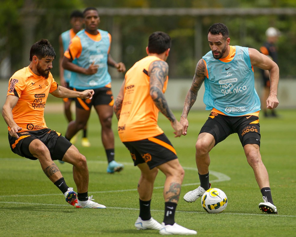 Renato Augusto em treino do Corinthians — Foto: Rodrigo Coca/Ag. Corinthians