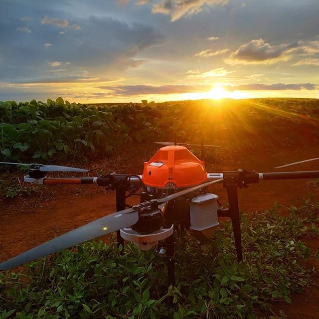 Drone para pulverizar microbiológicos em hortaliças (Foto: Divulgação)