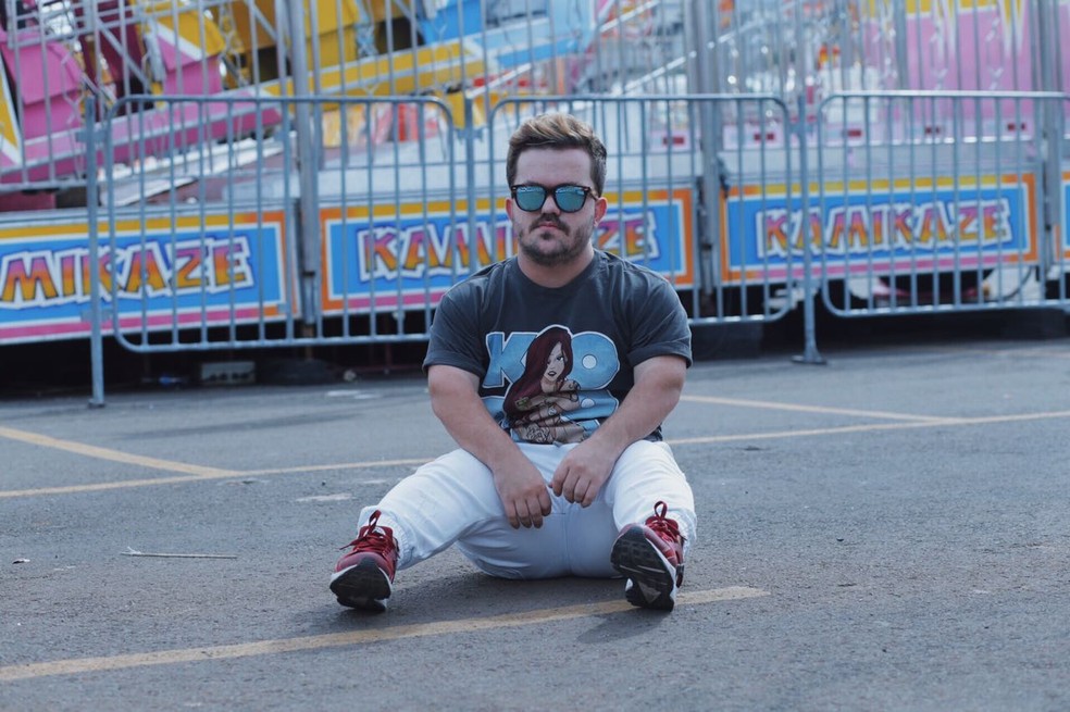 'Tinha muito medo das pessoas não gostarem de mim por ser baixinho', diz Mateus (Foto: Mateus Baptistella/Arquivo pessoal)