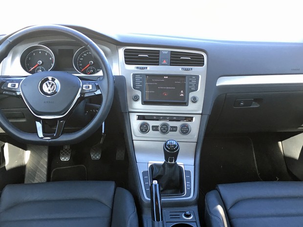 Interior do Volkswagen Golf tem bom acabamento (Foto: André Paixão/G1)