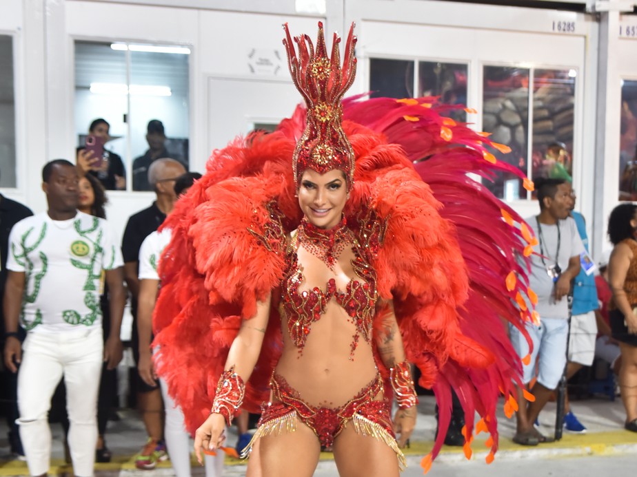 Influenciadora Marina Ferrari foi musa da Imperatriz Leopoldinense no Carnaval 2023