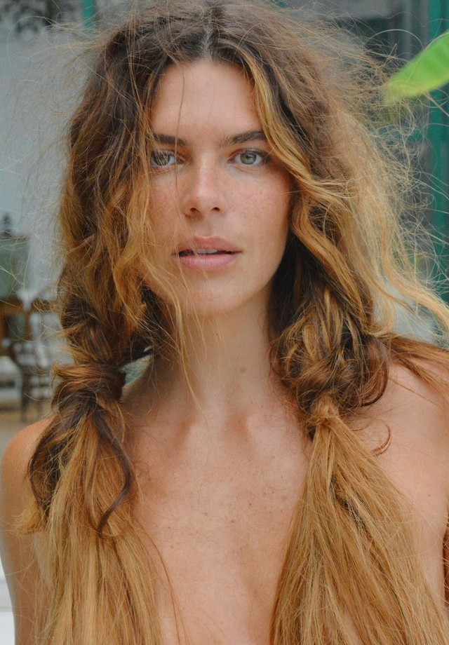 Mariana Goldfarb costuma surgir em fotos belas com seu cabelo natural (Foto: Reprodução/Instagram)