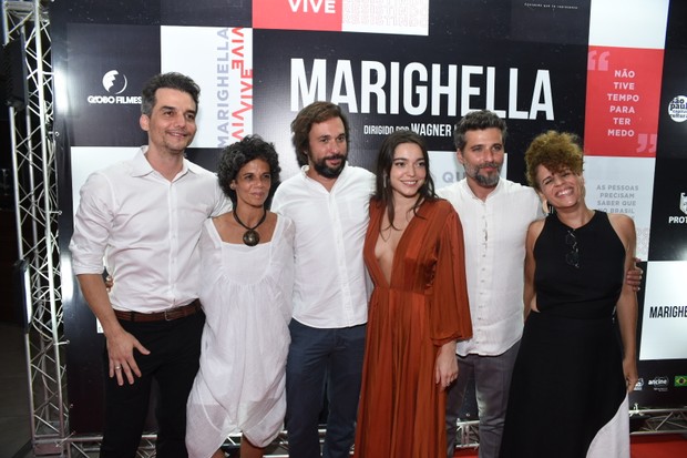 Wagner Moura, Ana Paula Bouzas, Felipe Braga, Bella Camero, Bruno Gagliasso e Maria Marighella (Foto: Elias Dantas/AgNews)
