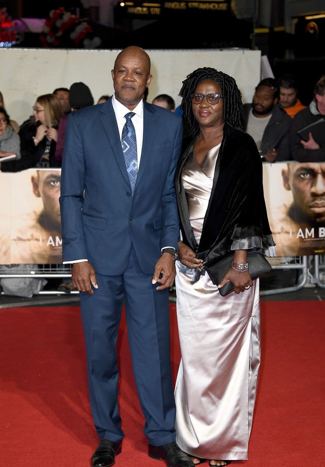 Os pais de Usain Bolt, Wellesley e Jennifer Bolt, também compareceram à première (Foto: Getty Images)