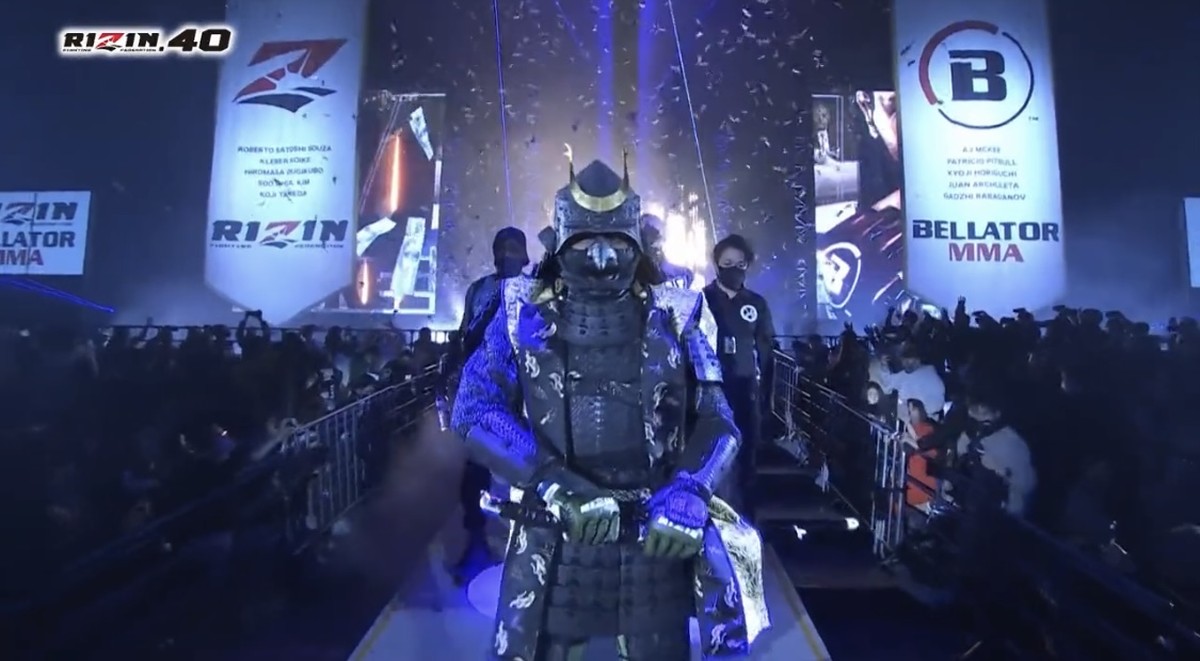 Bellator x Rizin AJ McKee gastou mais de 500 mil reais em traje de