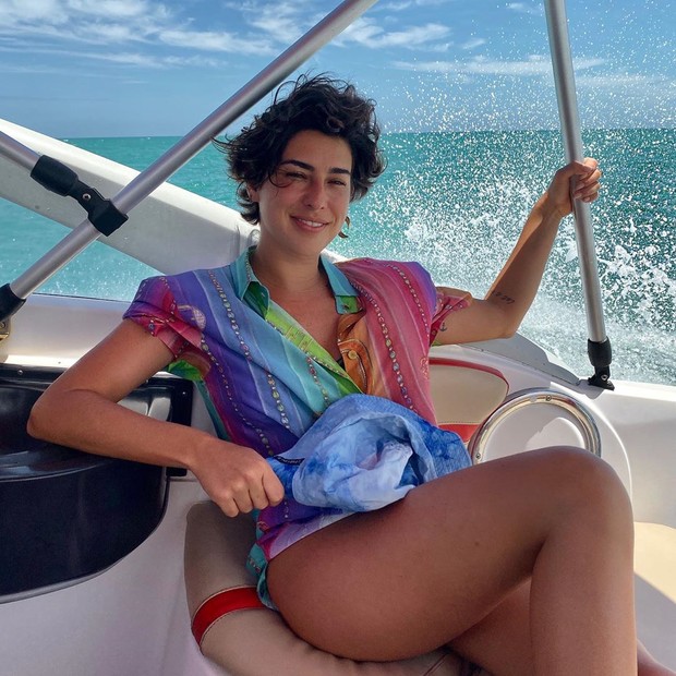 Fernanda Paes Leme curte dia de barco (Foto: Reprodução/Instagram)