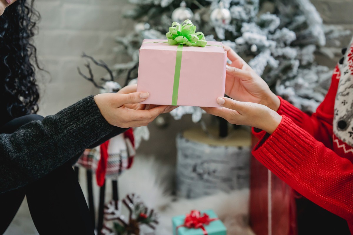 Quatro sites para fazer sorteio de amigo secreto online e a distância