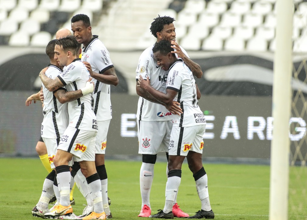 Atuações do Corinthians: Cazares e Mosquito comandam vitória; Jemerson estreia bem