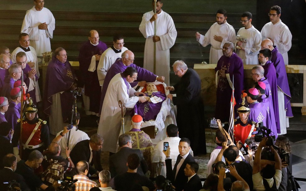 Corpo de Dom Paulo Evaristo Arns é velado na Catedral da Sé (Foto: Nelson Antoine/Framephoto/Estadão Conteúdo)