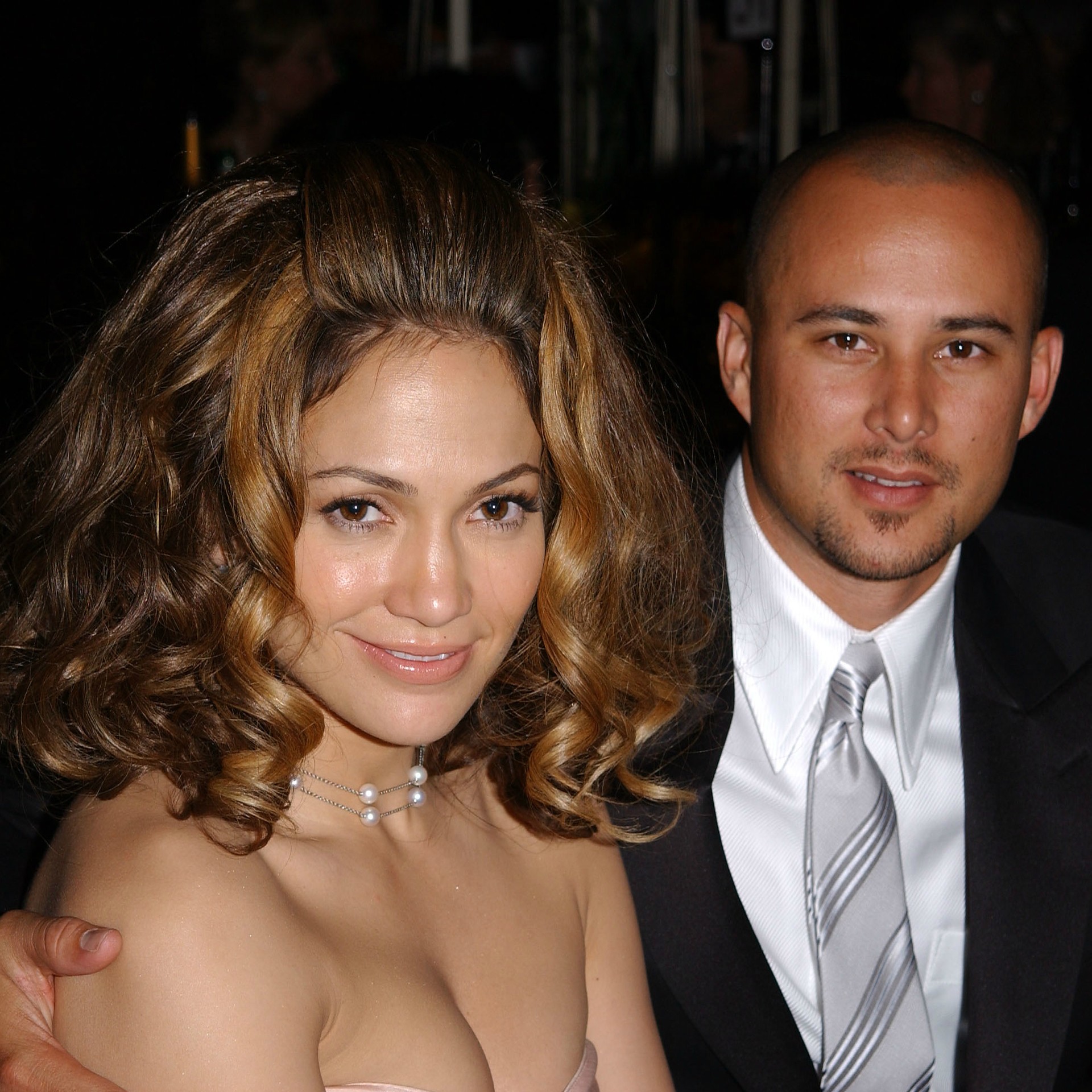 Jennifer Lopez e o ator e coreógrafo Cris Judd, ambos de 44 anos, se casaram em setembro de 2001. Em junho do ano seguinte, contaram que já estavam separados havia um mês. E antes de aquele ano acabar, em novembro, J.Lo ficou noiva do ator Ben Affleck. (Foto: Getty Images)