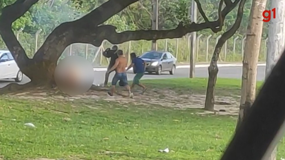 Homem tem o corpo queimado após motocicleta pegar fogo em São Luís — Foto: Reprodução/Redes sociais