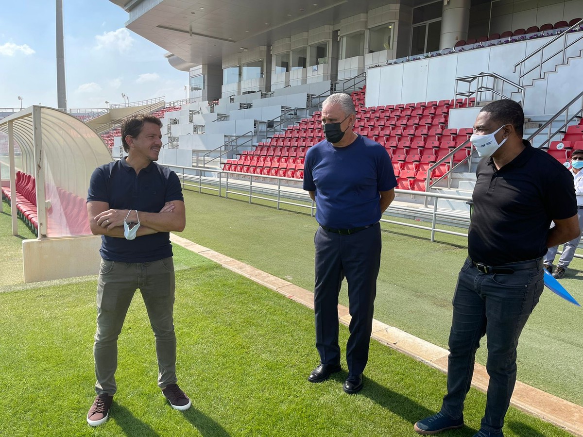 Tite e comiss&Atilde;&pound;o t&Atilde;&copy;cnica da Sele&Atilde;&sect;&Atilde;&pound;o visitam dois CTs da Copa em primeiro dia  no Catar | sele&Atilde;&sect;&Atilde;&pound;o brasileira | ge