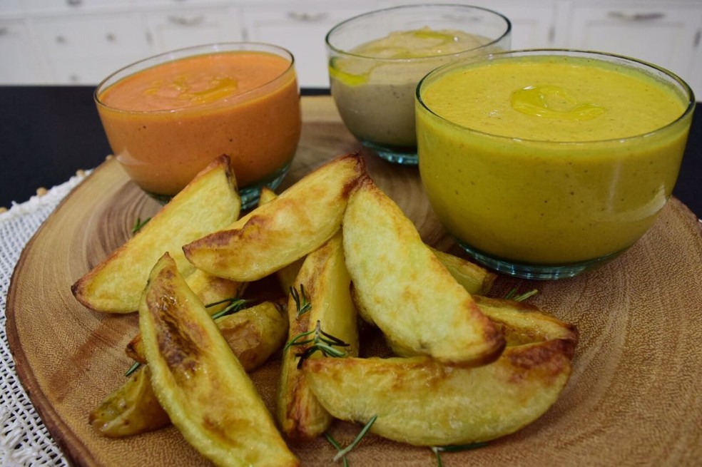 Molho Pesto De Pimentão Ou Berinjela Com Batatas Canoa