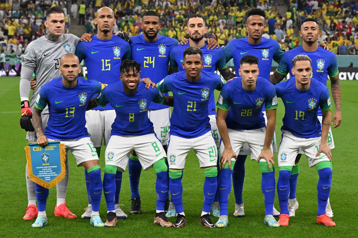 Inspirado em onça-pintada, uniforme azul da seleção estreia na Copa ...