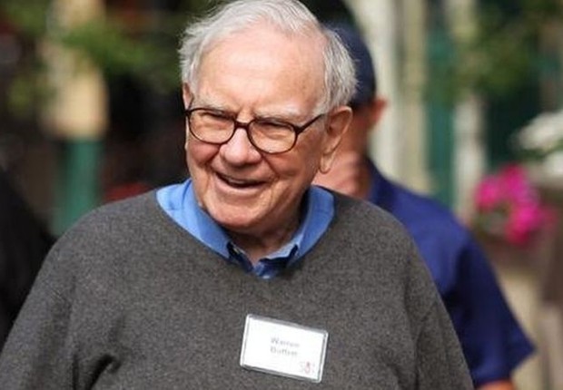BBC- Warren Buffet e outros bilionários se comprometeram com doações ainda em vida; isso não elimina, porém, discussões sobre taxação dos mais ricos em meio à crescente desigualdade (Foto: Reuters via BBC News)