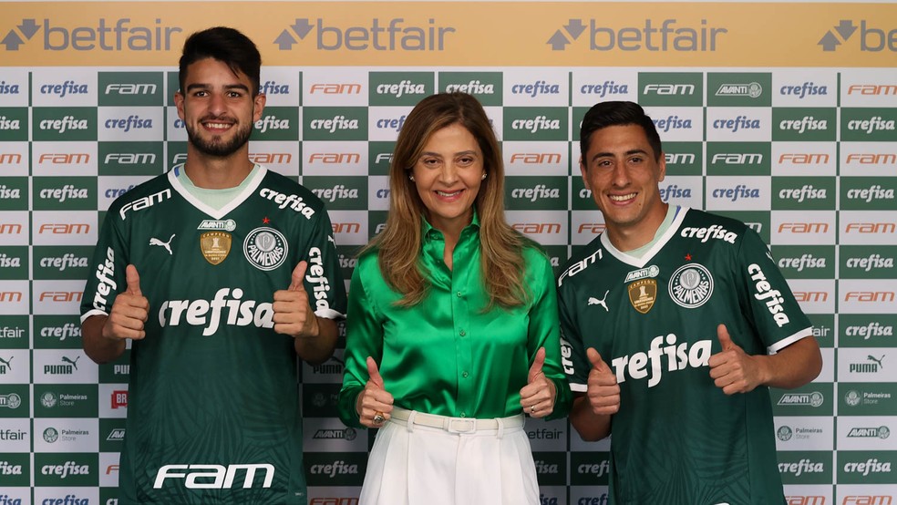 Lpez, Leila Pereira e Merentiel durante apresentao no Palmeiras; reforos esto garantidos na Libertadores  Foto: Cesar Greco