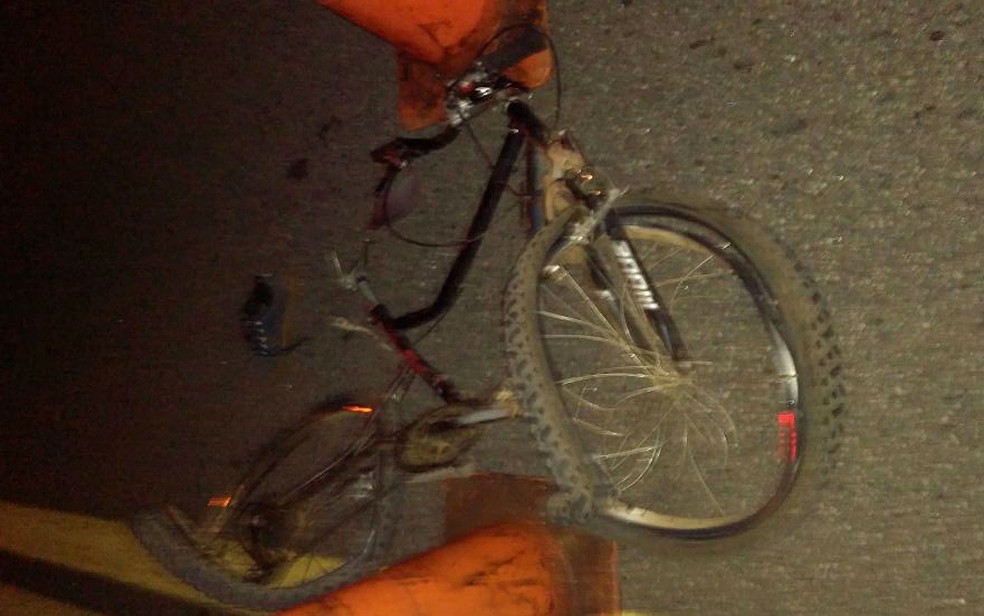 Cicilista de 16 anos morreu na hora, segundo Corpo de Bombeiros (Foto: Corpo de Bombeiros/Divulga&ccedil;&atilde;o)