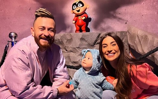 Bianca Andrade e Fred levam filho a exposição da Pixar, em São Paulo