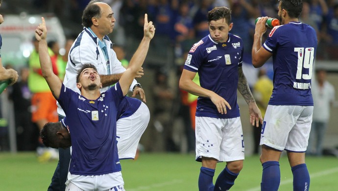 Em alta de novo: Willian credita volta do bom trabalho ao apoio da torcida