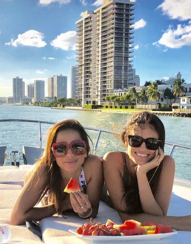 Anitta e Isabela Grutman (Foto: Reprodução/Instagram) Anitta e Isabela Grutman (Foto: Reprodução/Instagram)