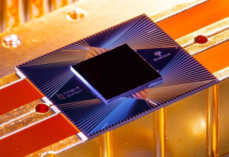 O chip Sycamore é composto por 54 qubits, feitos de loops supercondutores (Foto: Reprodução Nature)