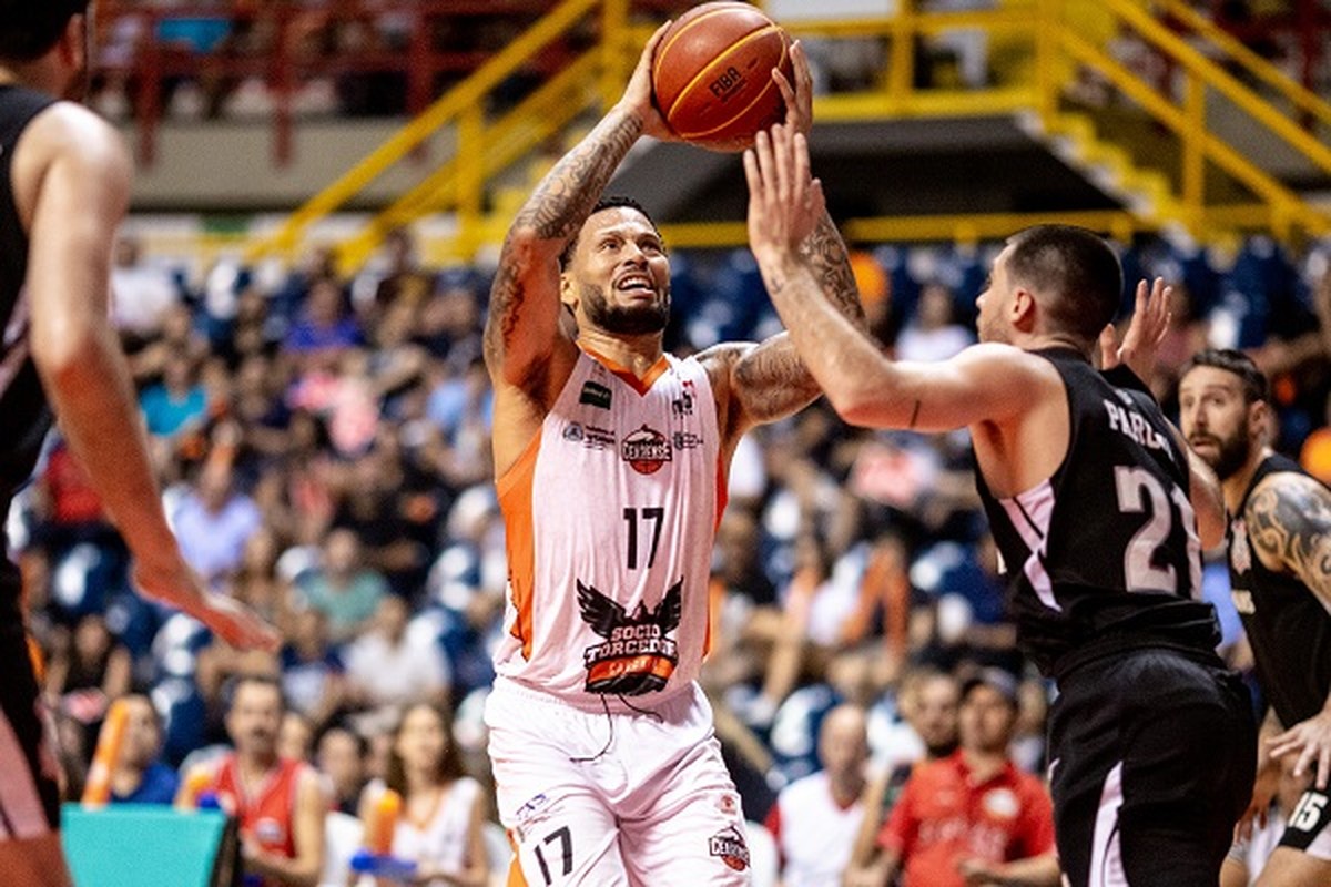 Corinthians vence Basquete Cearense no Ginásio Paulo Sarasate | nbb | ge