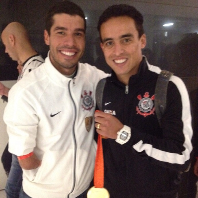 Daniel Dias e Jadson na arena do Corinthians (Foto: Daniel Dias / Arquivo Pessoal)