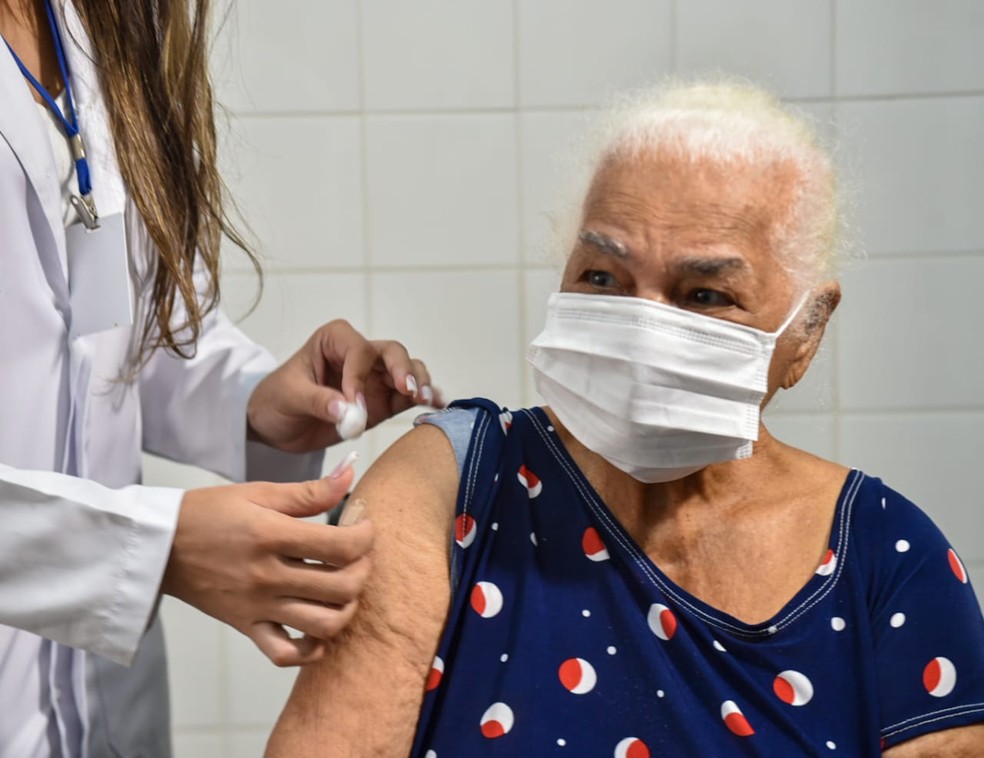 Vacinação de idosos contra a Covid-19 será na segunda fase em Teresina — Foto: PMCG/Divulgação