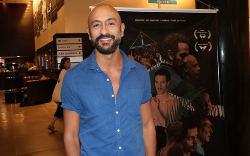 Irandhir Santos vai a pré-estreia de seu filme 'Fim de Festa', no Rio