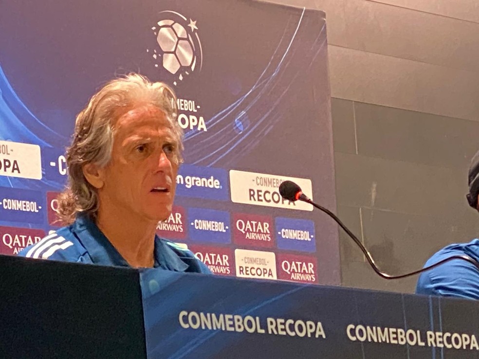 Jorge Jesus, técnico do Flamengo, em entrevista coletiva após o título da Recopa — Foto: Cahê Mota / GloboEsporte.com