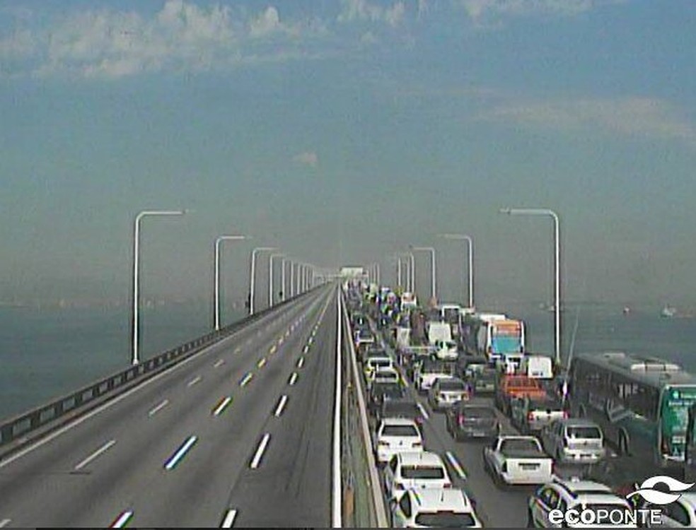 Trânsito Na Ponte Rio niterói Sentido Niterói