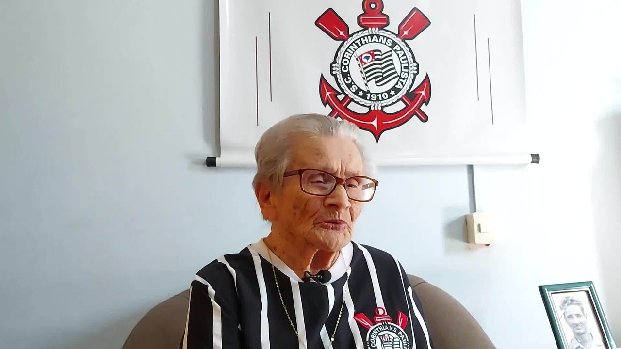 Dona Nena elogia Cssio e manda recado para o goleiro do Corinthians
