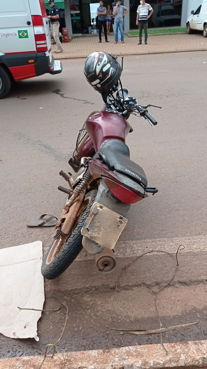 Motociclista morre após bater na traseira de caminhão na BR-153