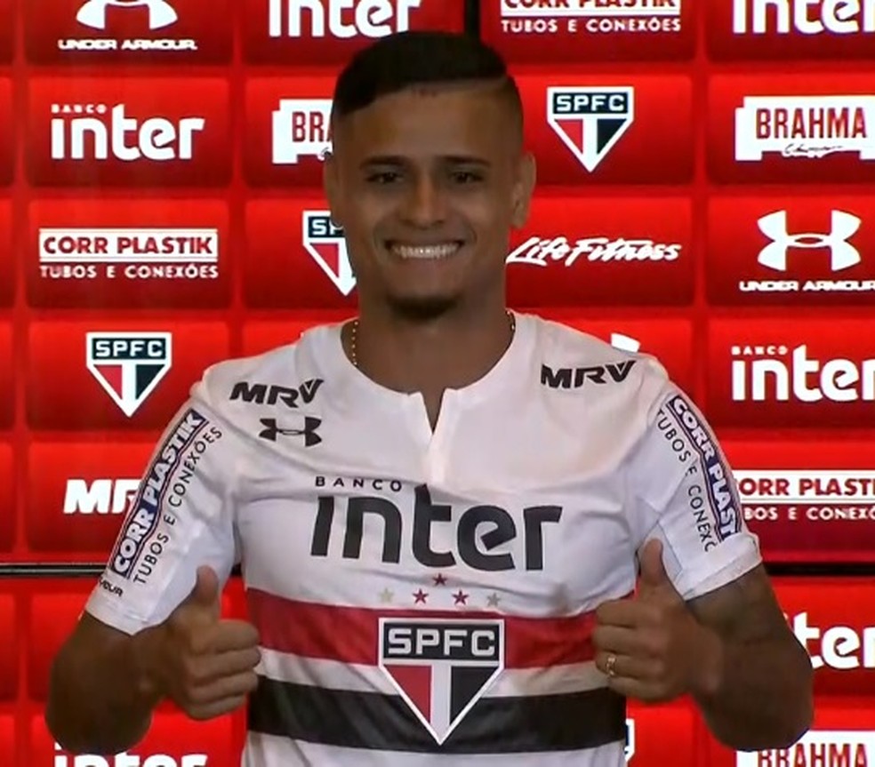 Everton veste a camisa 18 do SÃ£o Paulo (Foto: ReproduÃ§Ã£o)