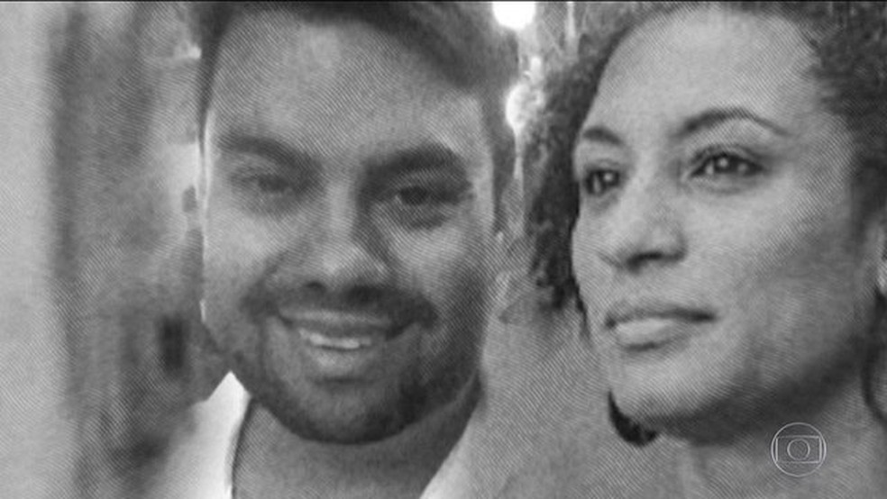 Marielle Franco e Anderson Gomes foram mortos no dia 14 de março do ano passado. — Foto: Reprodução/JN
