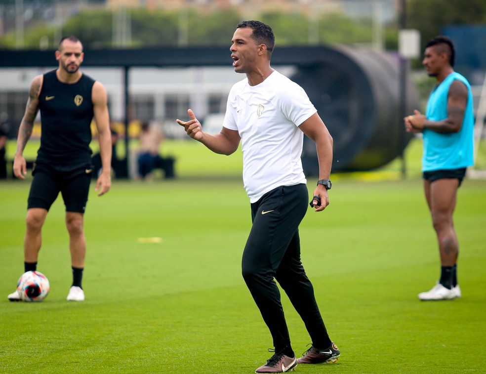 Escalação: Lázaro comanda penúltimo treino antes do jogo entre Corinthians e Botafogo-SP