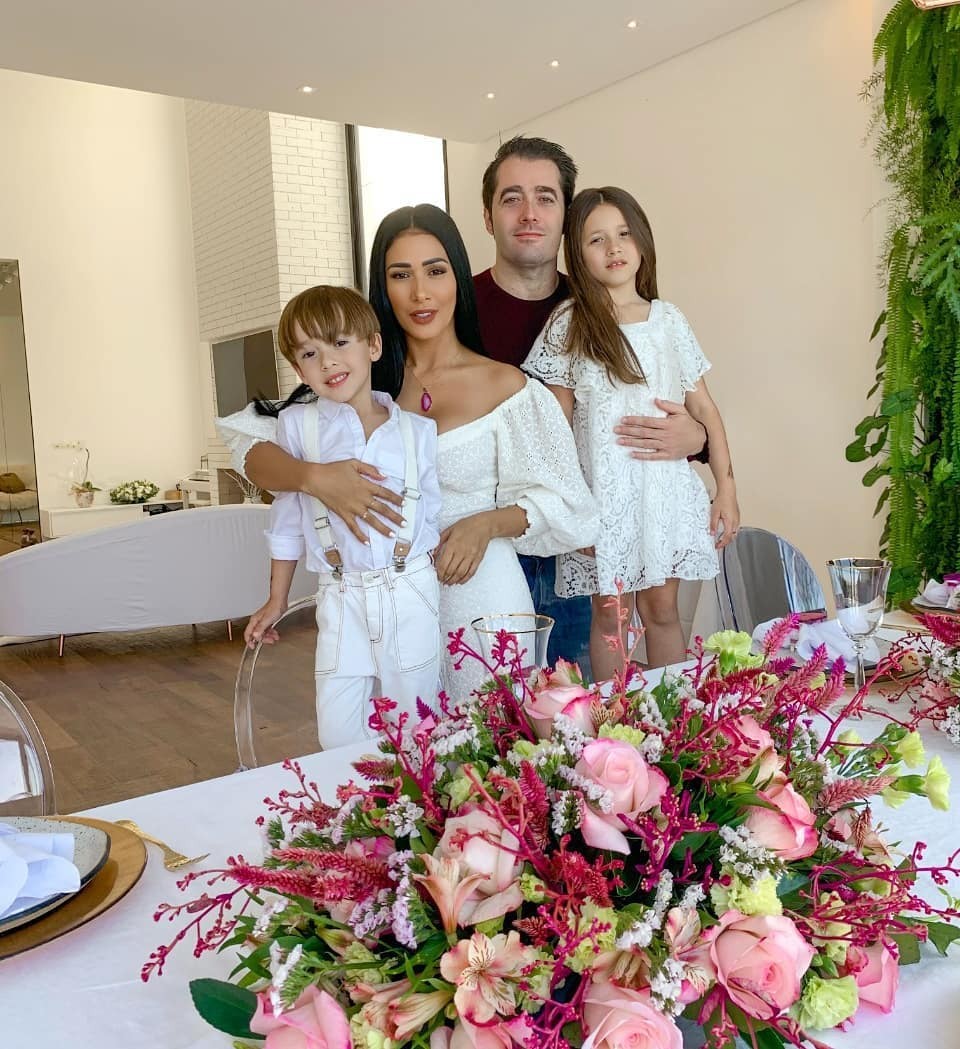 Simaria com o marido e os filhos (Foto: Reprodução / Instagram)