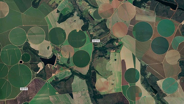 Satélites mapeiam plantações (Foto: Google Maps)