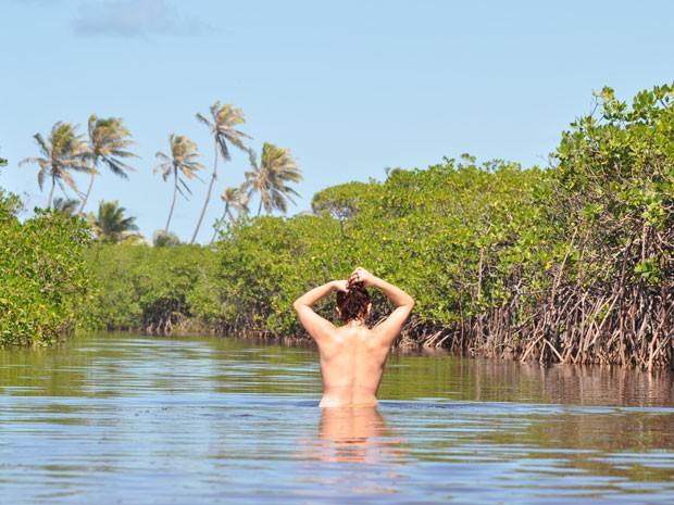 Praia de nudismo de Massarandupió, em Entre Rios, na Bahia  (Foto: Divulgação/Portal Brasil Naturista)